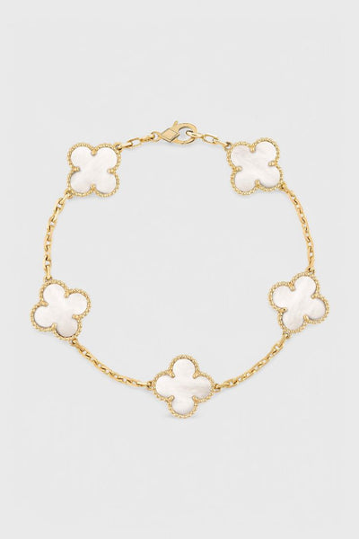 Noémie | Clover Motif and Elegance