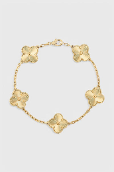 Noémie | Clover Motif and Elegance