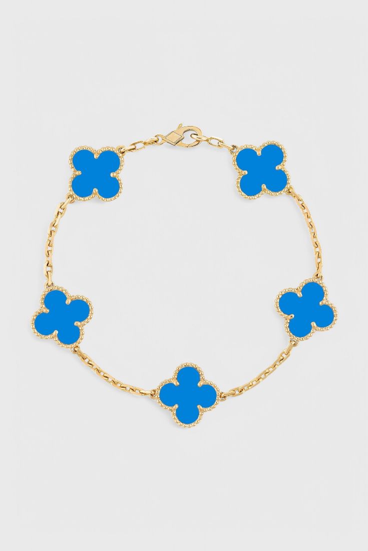 Noémie | Clover Motif and Elegance